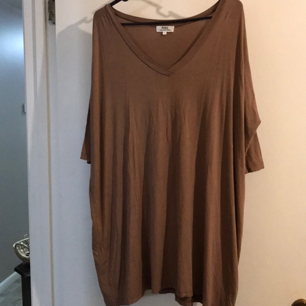 V neck PIKO